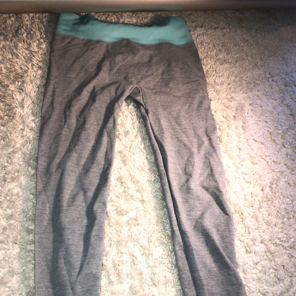 Like new Super soft grey and teal leggings